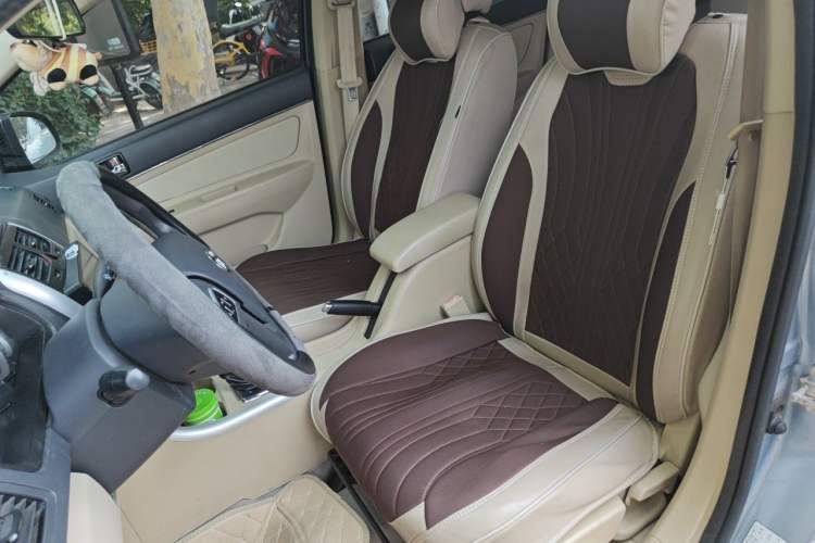 Used BAIC E Series 2012 Hatchback 1.5L Automatic Leshang Version Left Front Seat
