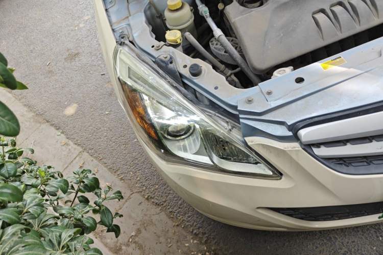 Used BAIC E Series 2012 Hatchback 1.5L Automatic Leshang Version Right Front Headlight