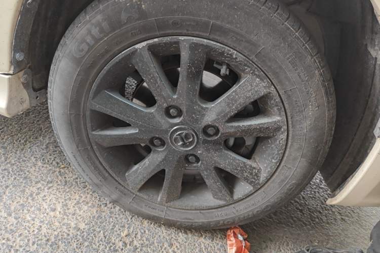 Used BAIC E Series 2012 Hatchback 1.5L Automatic Leshang Version Right Front Wheel Hub