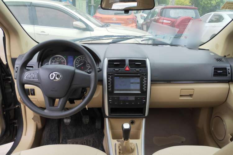 Used BAIC E Series 2012 Hatchback 1.5L Manual Leshang Version Center Console