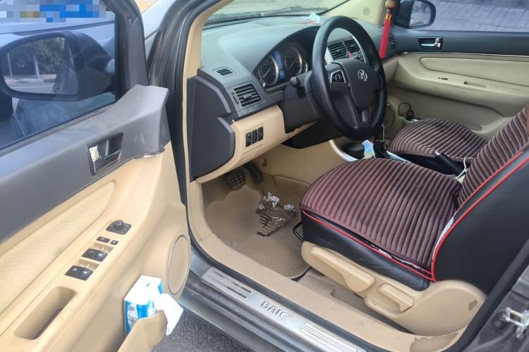 Used BAIC E Series 2012 Hatchback 1.5L Automatic Leshang Version Driver Seat