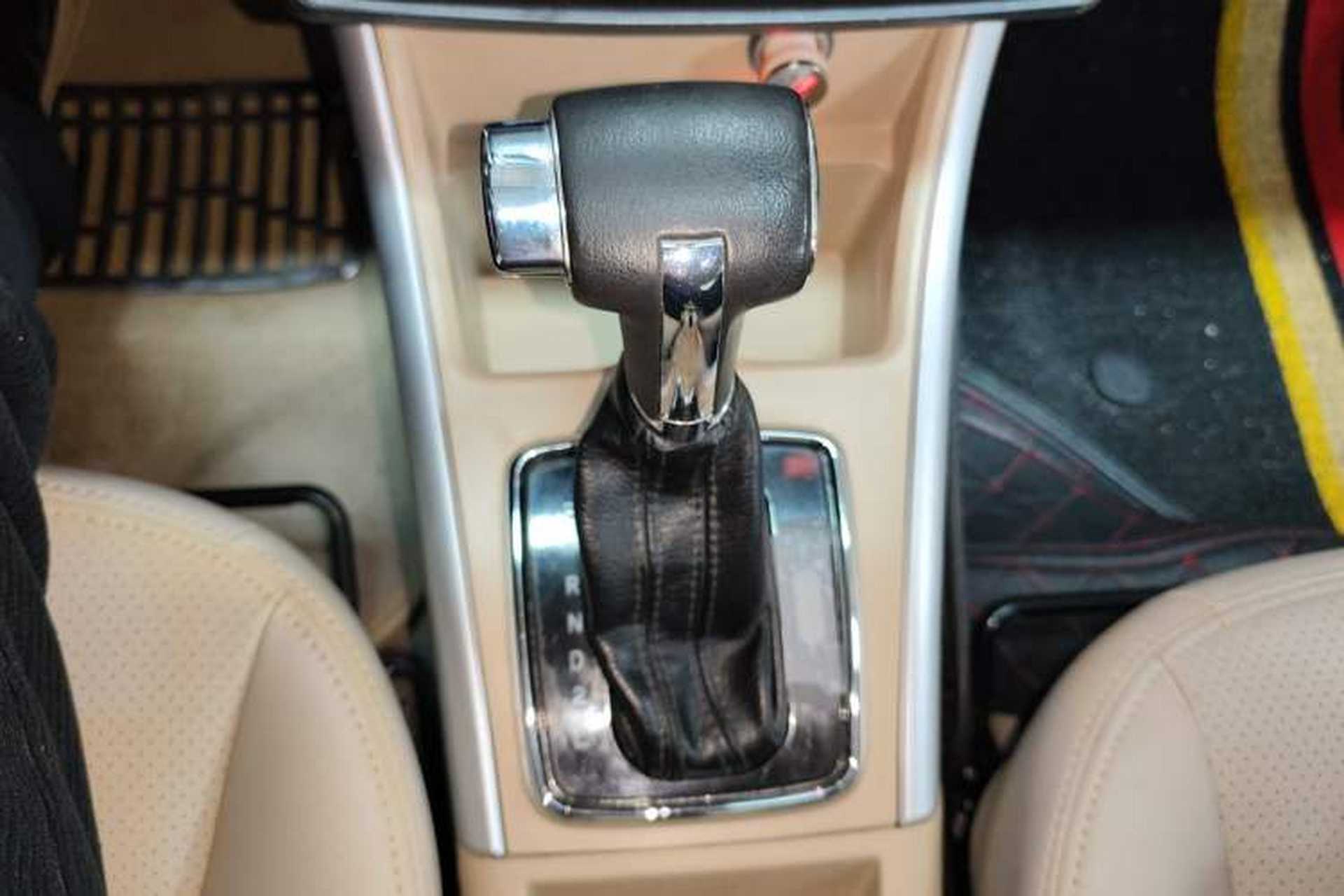 Used BAIC E Series 2012 Hatchback 1.5L Automatic Leshang Version Gear Lever