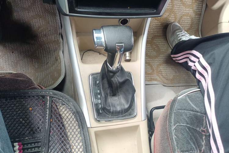 Used BAIC E Series 2012 Hatchback 1.5L Automatic Leshang Version Gear Lever