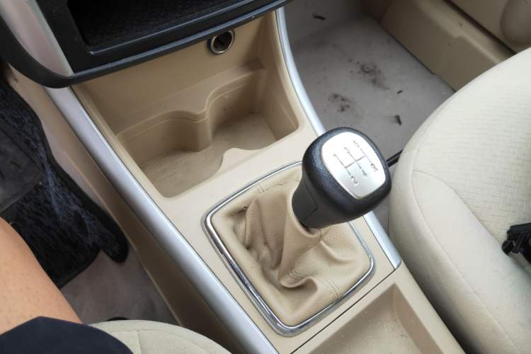 Used BAIC E Series 2012 Hatchback 1.5L Manual Leshang Version Gear Lever
