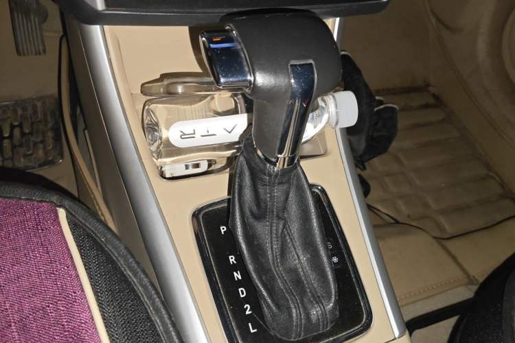Used BAIC E Series 2012 Hatchback 1.5L Automatic Leshang Version Gear Lever