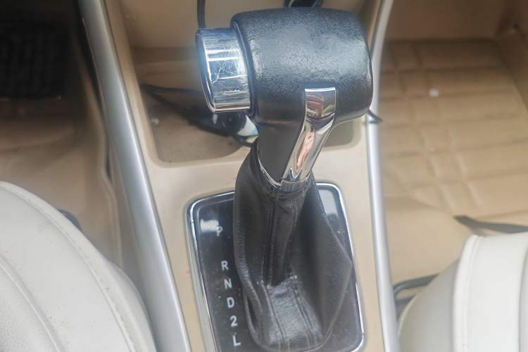 Used BAIC E Series 2012 Hatchback 1.5L Automatic Leshang Version Gear Lever