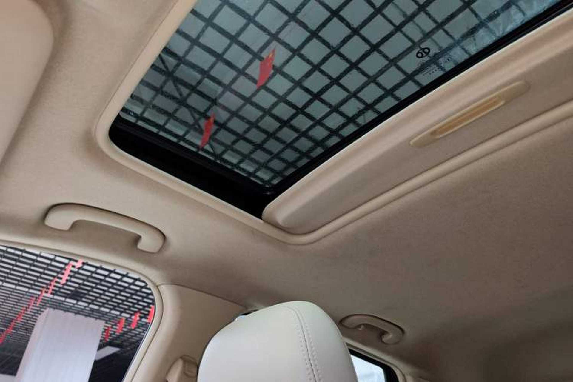 Used BAIC E Series 2012 Hatchback 1.5L Automatic Leshang Version Headliner