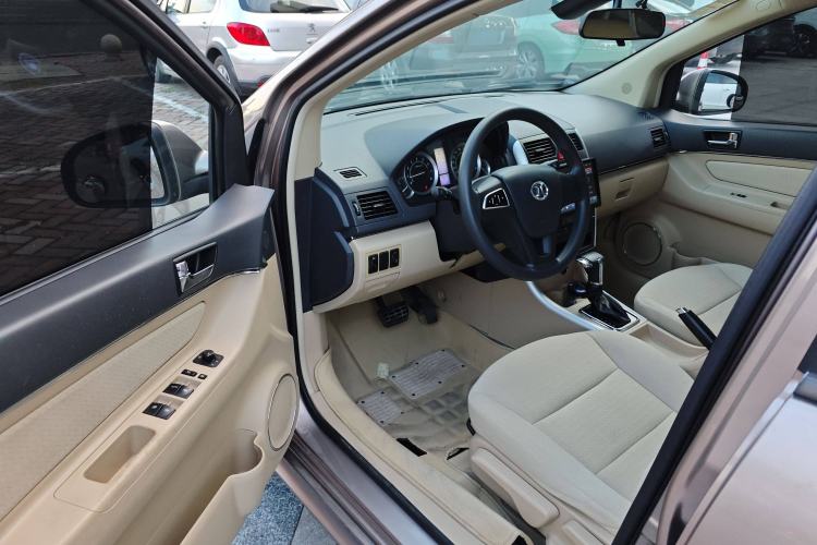Used BAIC E Series 2012 Hatchback 1.5L Automatic Leshang Version Interior 2