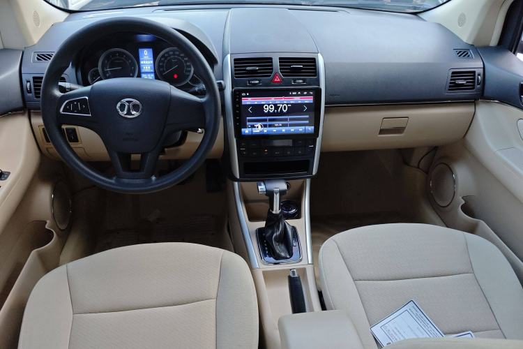 Used BAIC E Series 2012 Hatchback 1.5L Automatic Leshang Version Interior 3