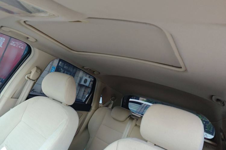 Used BAIC E Series 2012 Hatchback 1.5L Automatic Leshang Version Interior 4