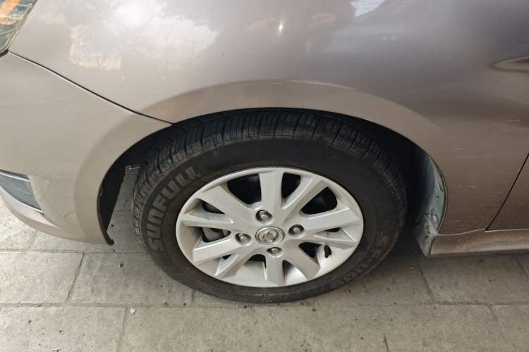 Used BAIC E Series 2012 Hatchback 1.5L Automatic Leshang Version Left Front Wheel Hub