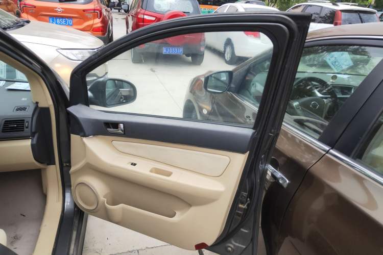 Used BAIC E Series 2012 Hatchback 1.5L Manual Leshang Version Right Front Door Interior