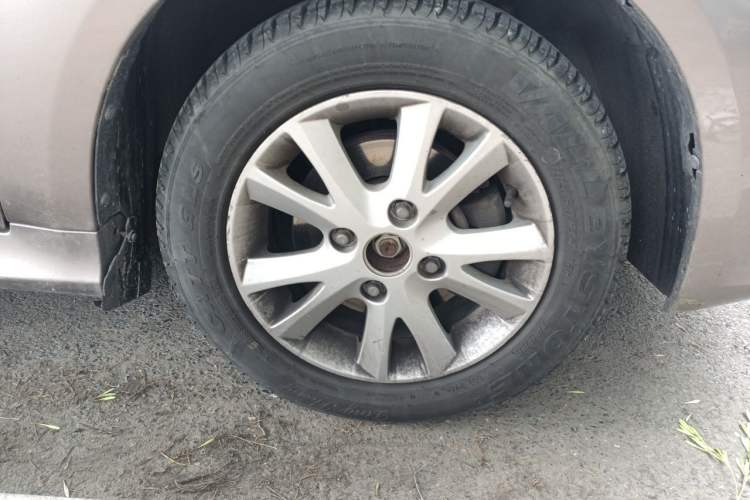 Used BAIC E Series 2012 Hatchback 1.5L Automatic Leshang Version Right Front Wheel Hub