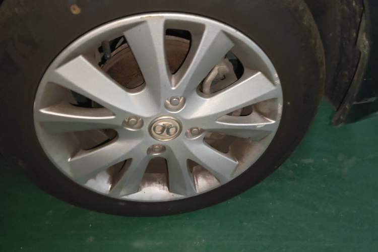Used BAIC E Series 2012 Hatchback 1.5L Automatic Leshang Version Right Front Wheel Hub