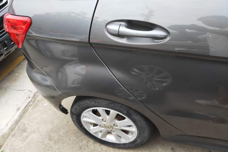 Used BAIC E Series 2012 Hatchback 1.5L Manual Leshang Version Right Rear Wheel Hub