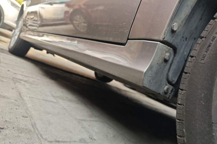 Used BAIC E Series 2012 Hatchback 1.5L Automatic Leshang Version Right Side Sill