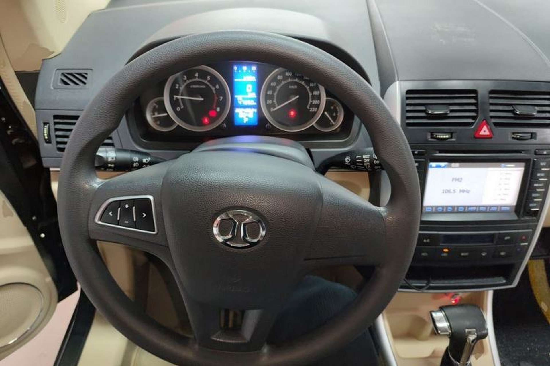 Used BAIC E Series 2012 Hatchback 1.5L Automatic Leshang Version Steering Wheel