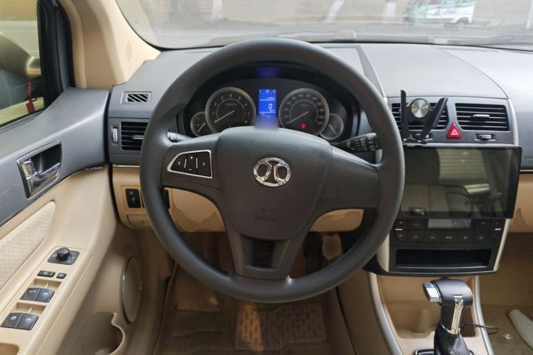 Used BAIC E Series 2012 Hatchback 1.5L Automatic Leshang Version Steering Wheel