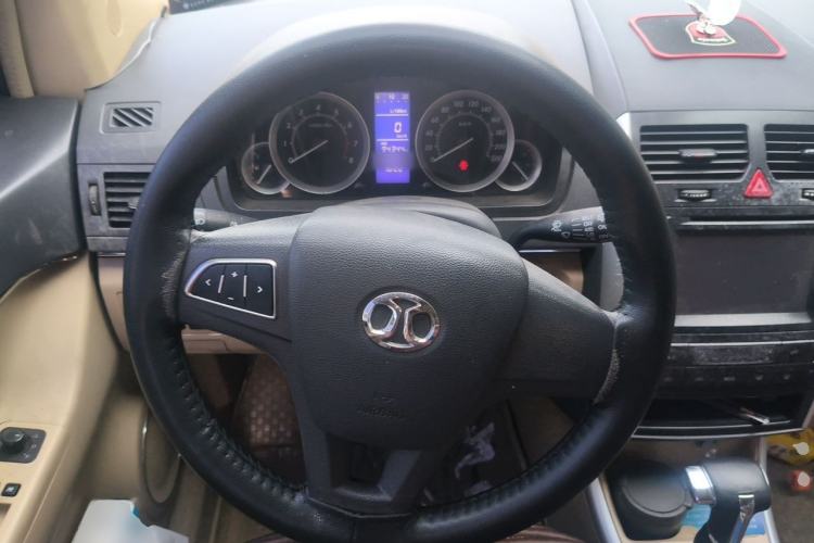 Used BAIC E Series 2012 Hatchback 1.5L Automatic Leshang Version Steering Wheel