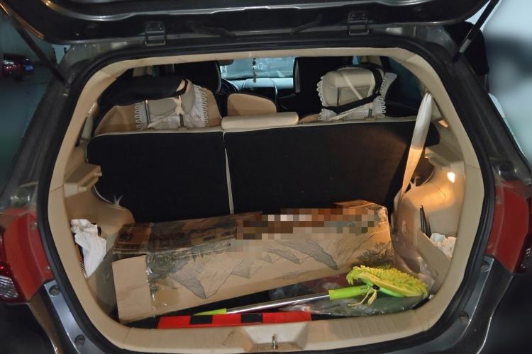 Used BAIC E Series 2012 Hatchback 1.5L Automatic Leshang Version Trunk