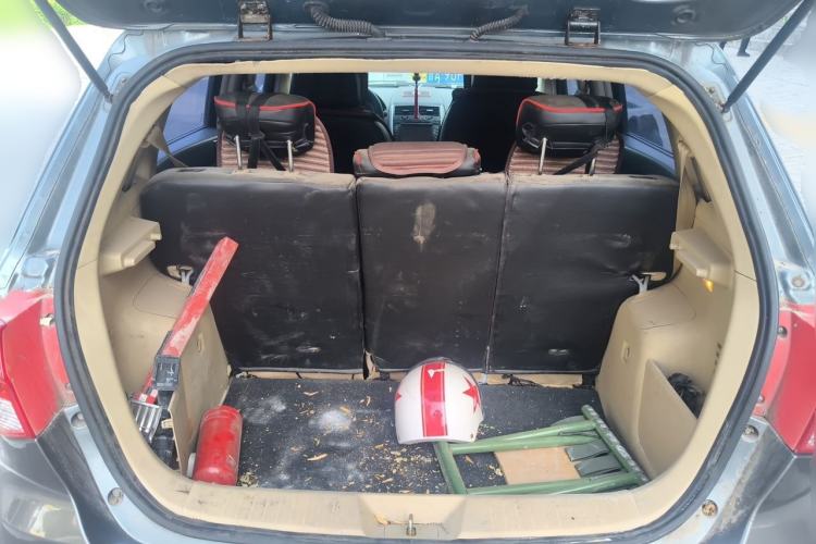 Used BAIC E Series 2012 Hatchback 1.5L Automatic Leshang Version Trunk