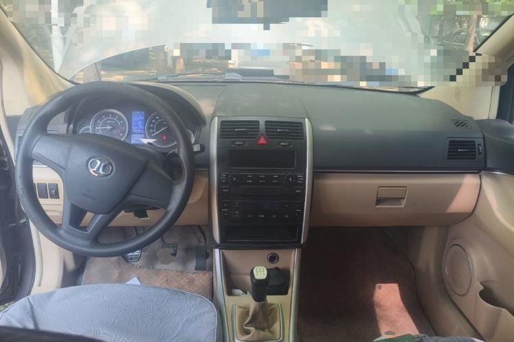 Used BAIC E Series 2012 Hatchback 1.3L Manual Liking Edition Center Console