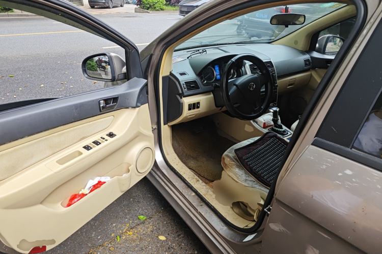 Used BAIC E Series 2012 Hatchback 1.5L Automatic Leshang Version Driver Seat