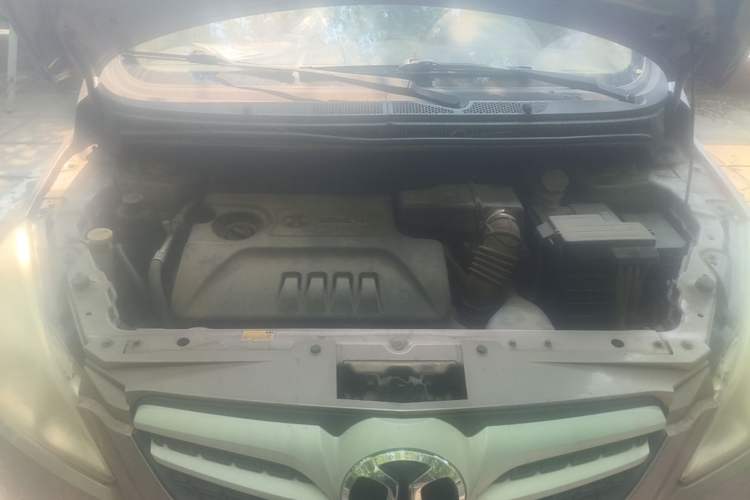 Used BAIC E Series 2012 Hatchback 1.3L Manual Liking Edition Engine Bay