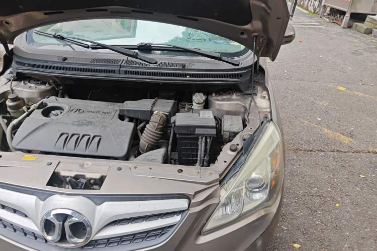 Used BAIC E Series 2012 Hatchback 1.5L Automatic Leshang Version Engine Bay Left