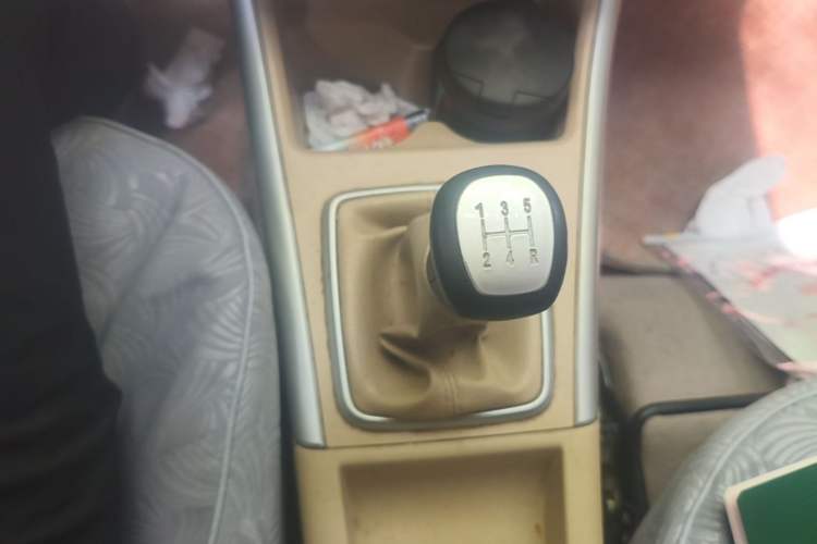 Used BAIC E Series 2012 Hatchback 1.3L Manual Liking Edition Gear Lever