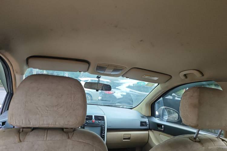 Used BAIC E Series 2012 Hatchback 1.5L Automatic Leshang Version Headliner