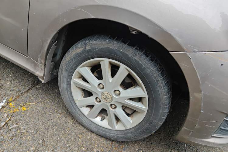 Used BAIC E Series 2012 Hatchback 1.5L Automatic Leshang Version Right Front Wheel Hub
