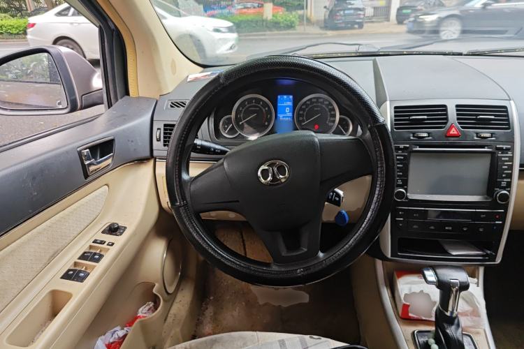 Used BAIC E Series 2012 Hatchback 1.5L Automatic Leshang Version Steering Wheel