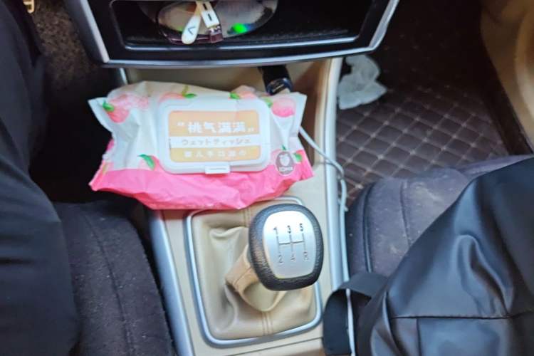 Used BAIC E Series 2012 Hatchback 1.3L Manual Liking Edition Gear Lever