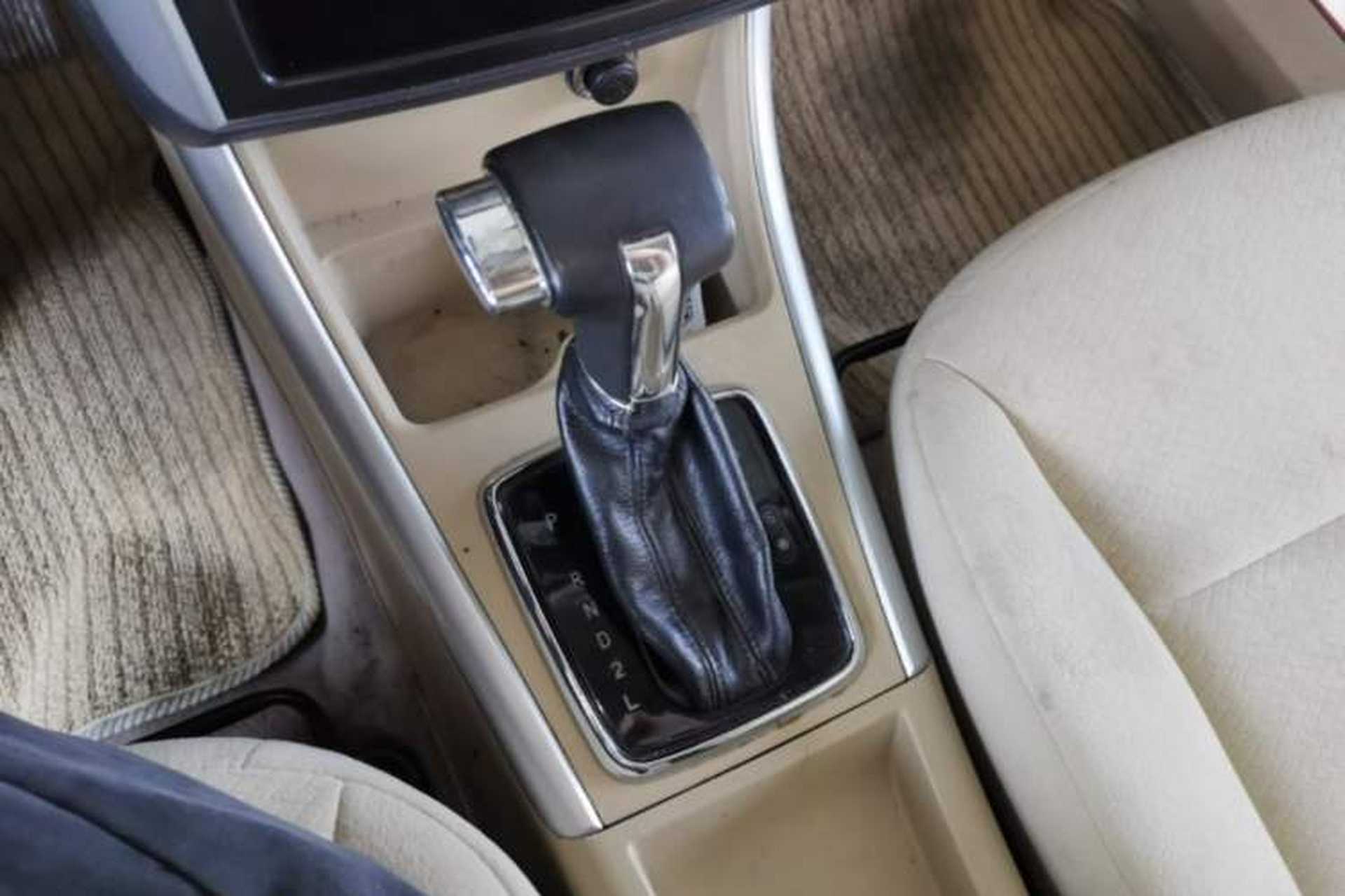 Used BAIC E Series 2012 Hatchback 1.5L Automatic Leshang Version Gear Lever