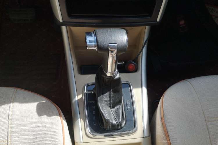 Used BAIC E Series 2012 Hatchback 1.5L Automatic Leshang Version Gear Lever