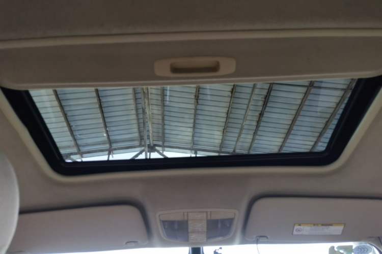 Used BAIC E Series 2012 Hatchback 1.5L Automatic Leshang Version Headliner