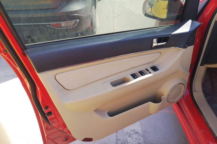 Used BAIC E Series 2012 Hatchback 1.5L Automatic Leshang Version Left Front Door Interior