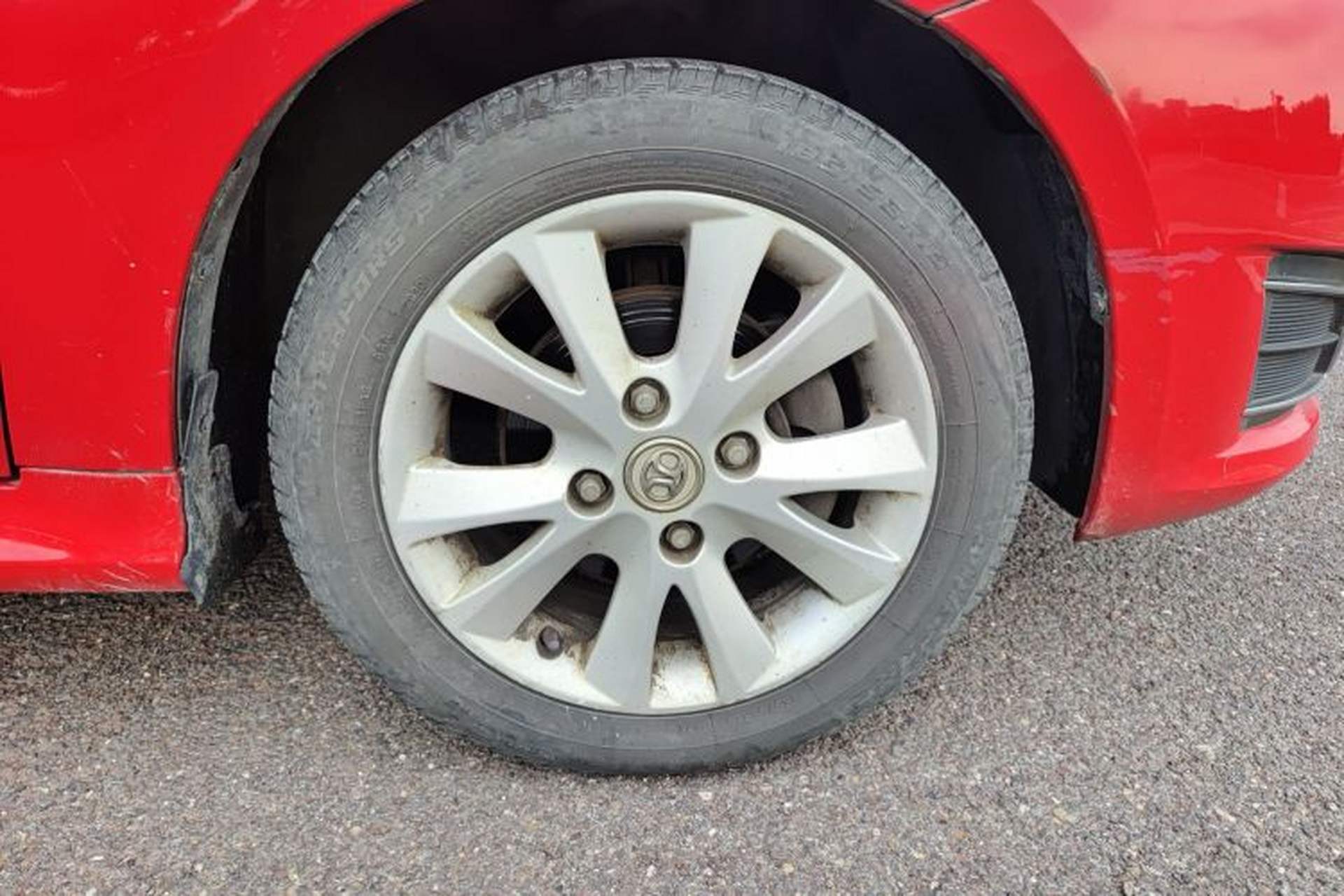Used BAIC E Series 2012 Hatchback 1.5L Automatic Leshang Version Left Front Wheel Hub