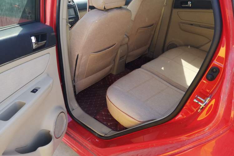 Used BAIC E Series 2012 Hatchback 1.5L Automatic Leshang Version Left Rear Seat