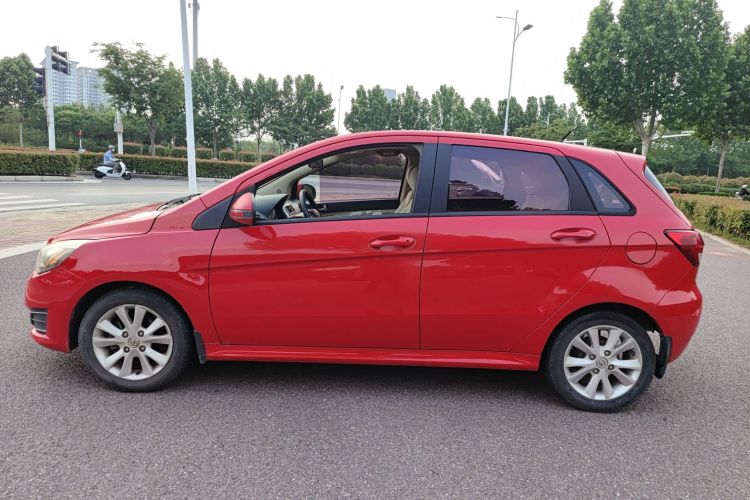 Used BAIC E Series 2012 Hatchback 1.5L Automatic Leshang Version Left Side