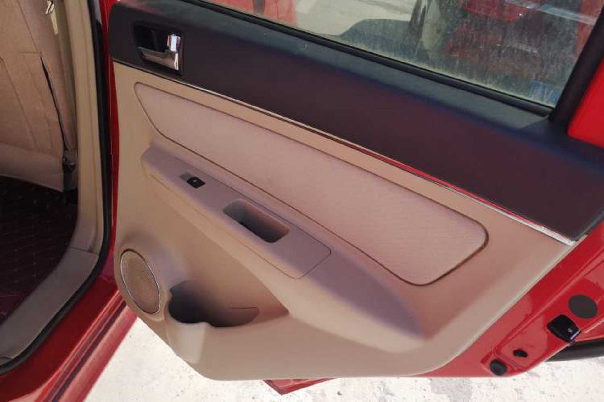 Used BAIC E Series 2012 Hatchback 1.5L Automatic Leshang Version Right Rear Door Interior