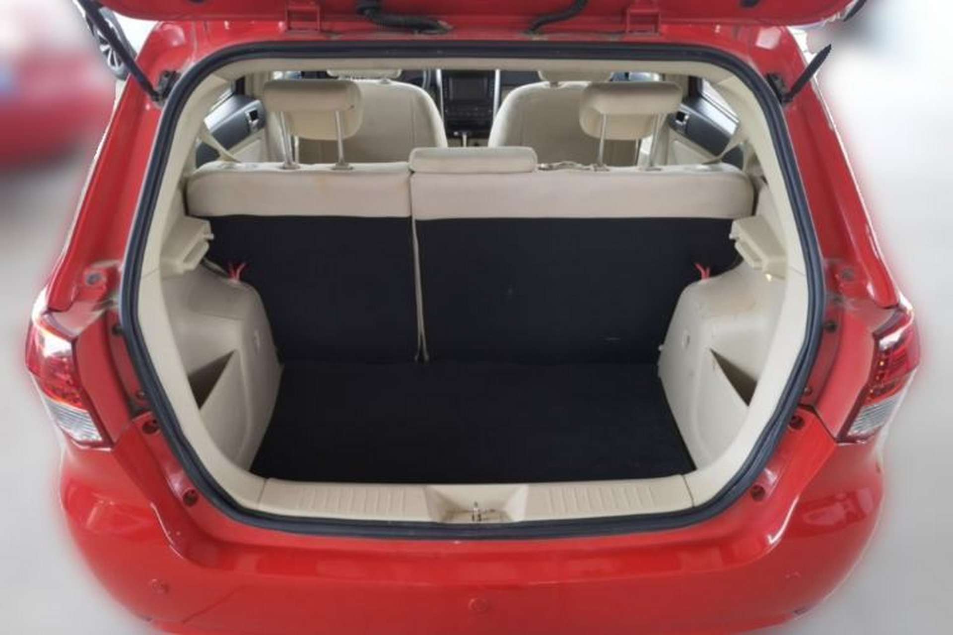 Used BAIC E Series 2012 Hatchback 1.5L Automatic Leshang Version Trunk