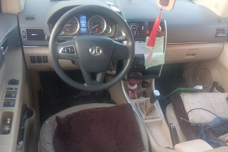 Used BAIC E Series 2012 Hatchback 1.5L Manual Leshang Version Center Console