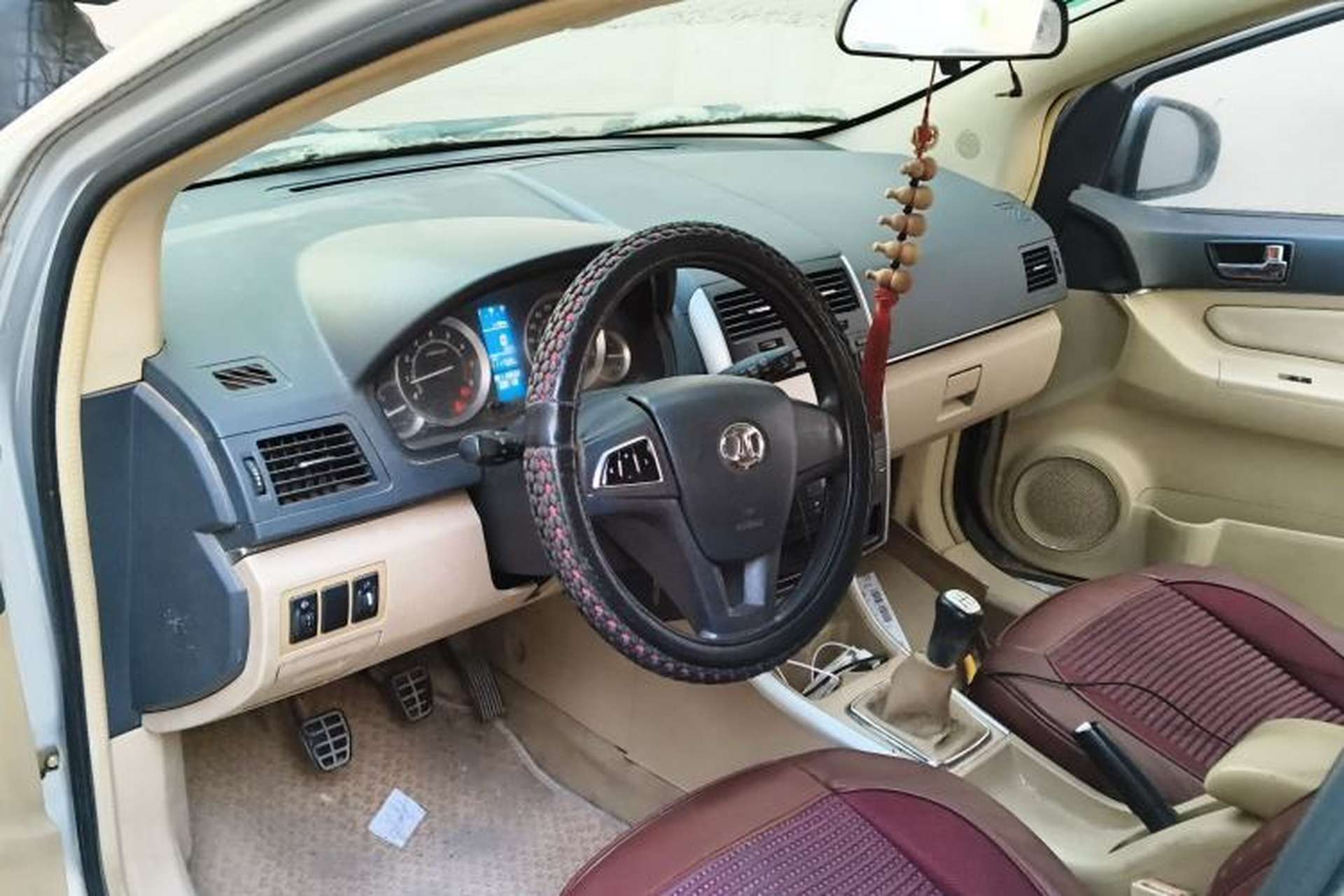 Used BAIC E Series 2012 Hatchback 1.5L Manual Leshang Version Center Console