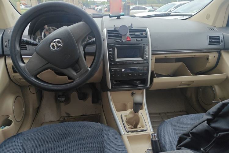 Used BAIC E Series 2012 Hatchback 1.3L Manual Liking Edition Center Console