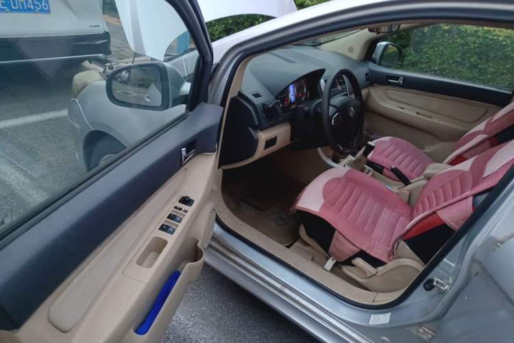 Used BAIC E Series 2012 Hatchback 1.5L Manual Leshang Version Driver Seat