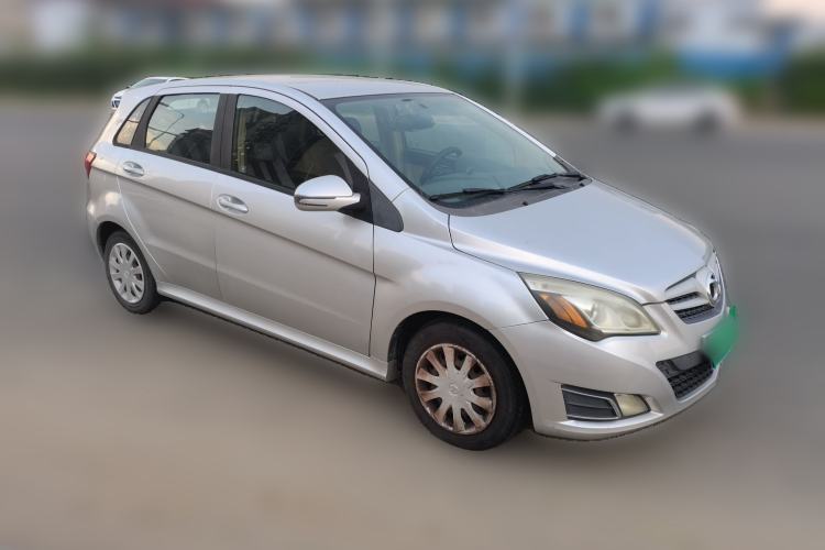 Used BAIC E Series 2012 Hatchback 1.3L Manual Liking Edition Front Right 45 Deg