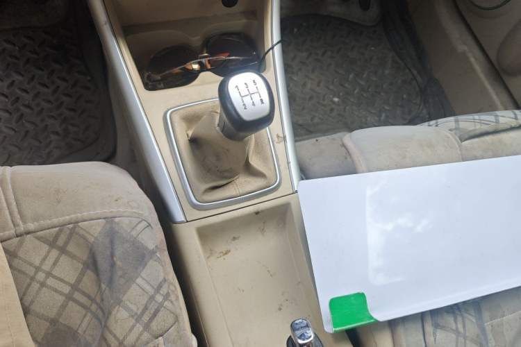 Used BAIC E Series 2012 Hatchback 1.3L Manual Liking Edition Gear Lever