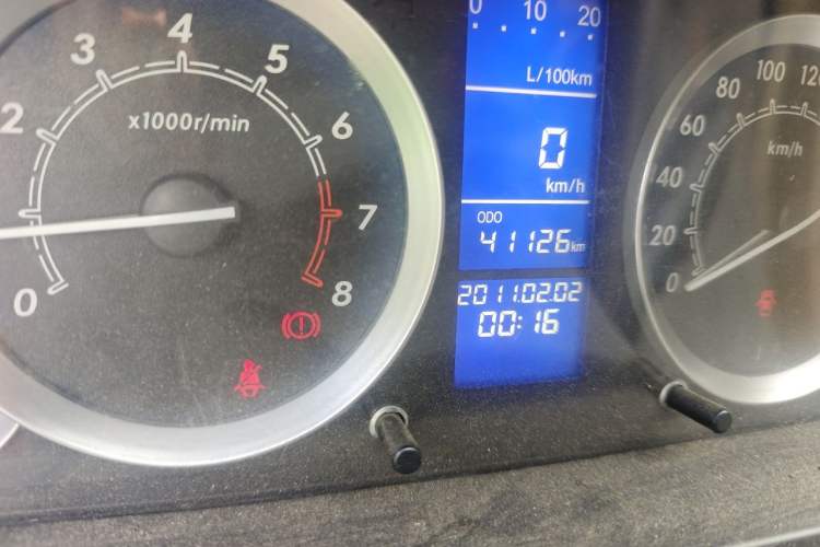 Used BAIC E Series 2012 Hatchback 1.3L Manual Liking Edition Odometer Close Up